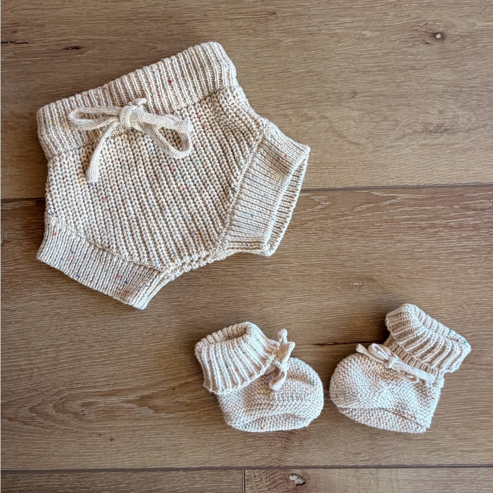 Aziel & Luca Newborn Cozy Knit bloomers and booties